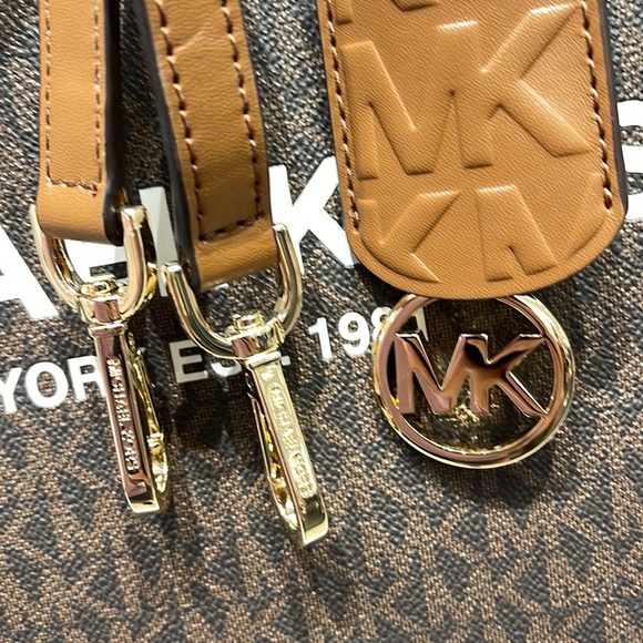 Michael Kors "Mirella" MD EW Tote Brown Shoulder Bag - 35F2G7ZT2B 
Brown 
NWT - Picture 10 of 16